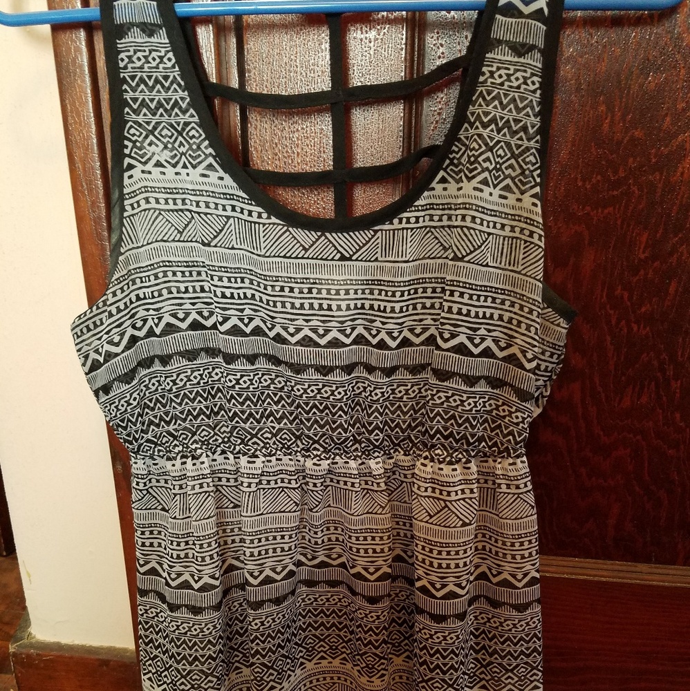 Vanity Geometric Tank